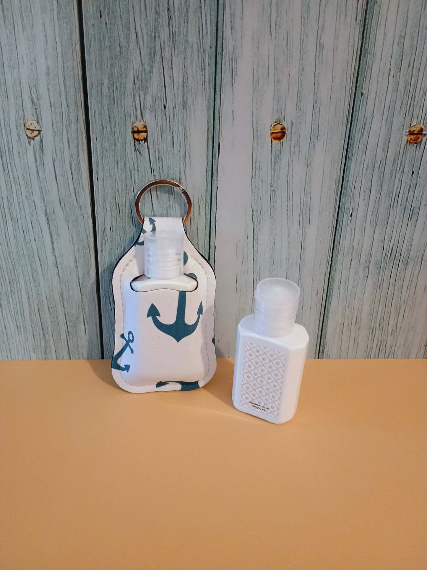 Sunscreen holder~white with anchor