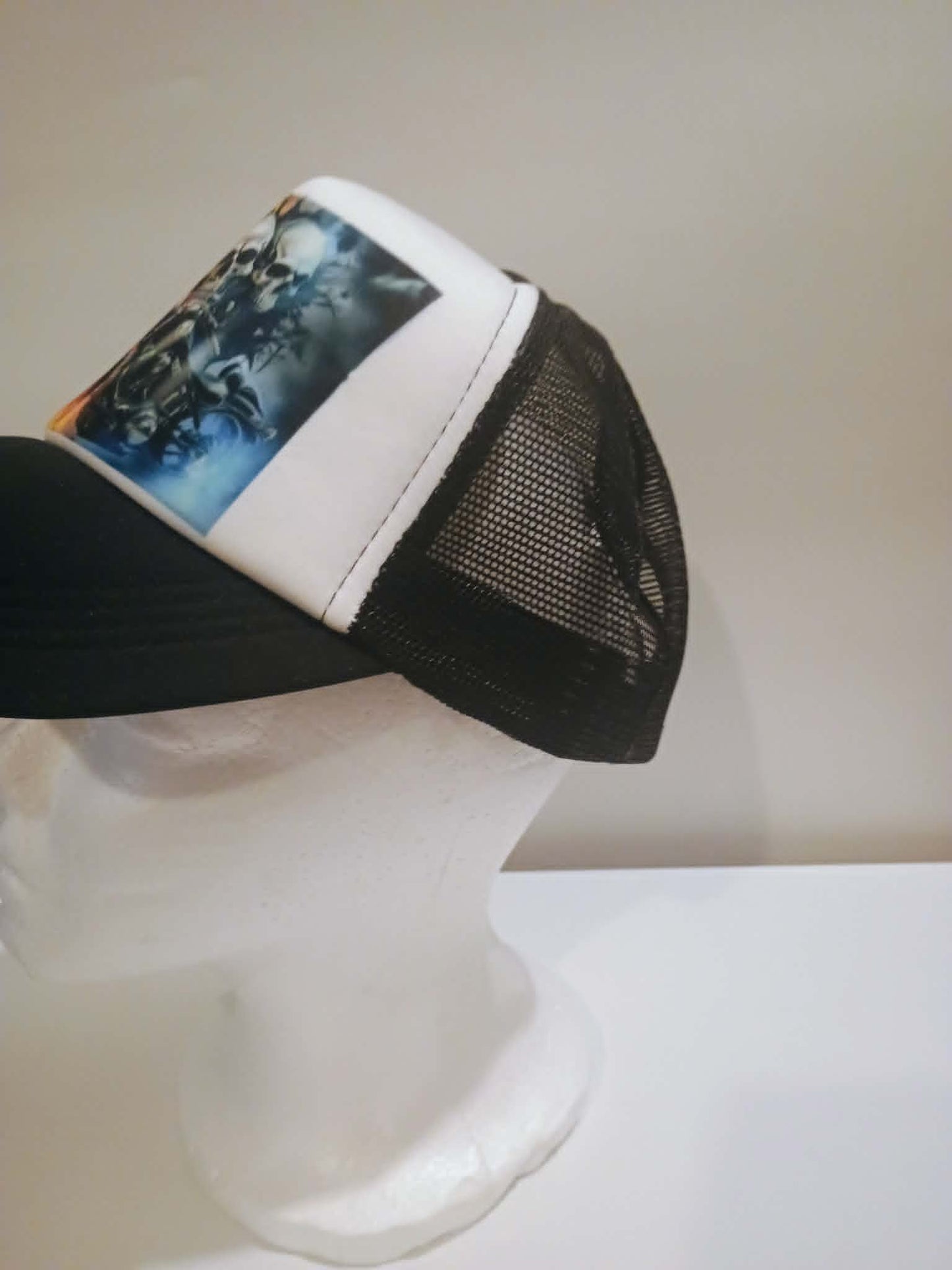 Trucker hat~skulls
