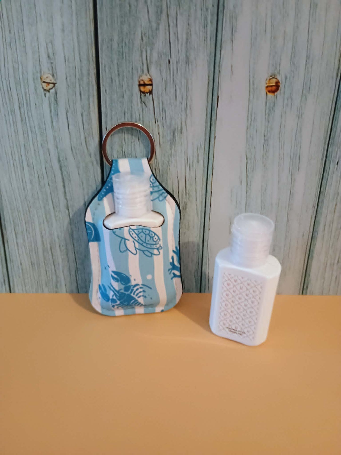 Sunscreen holder~blue seashells