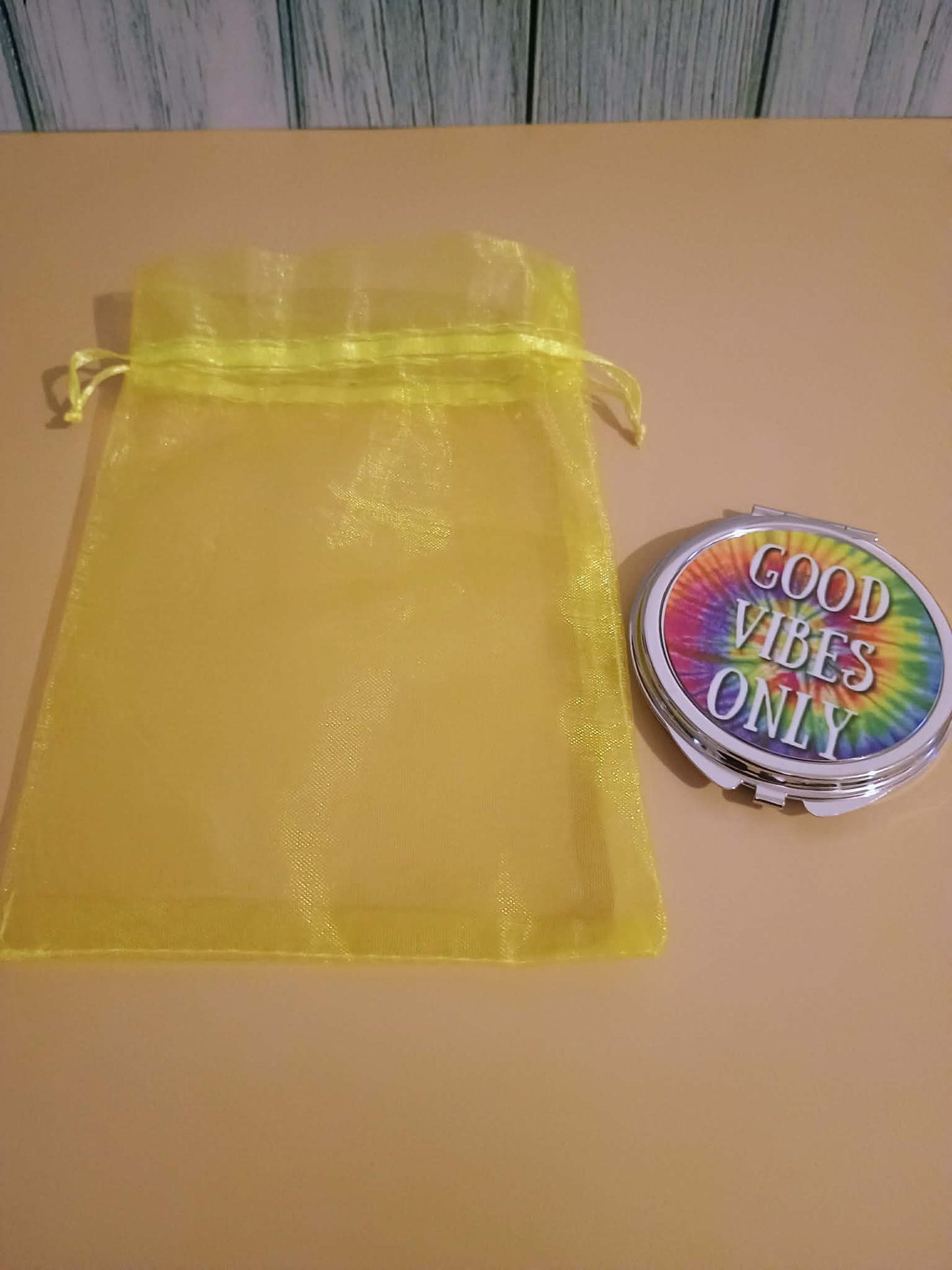 Compact mirror~Good vibes only