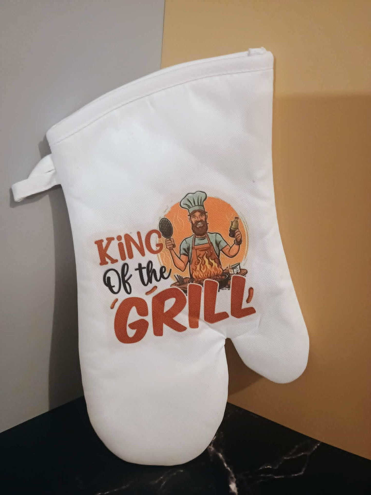 Oven mitt~ King of the grill