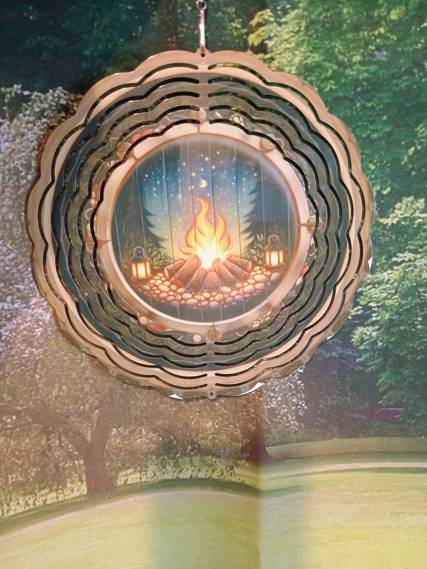 Round wind spinner~Camp fire