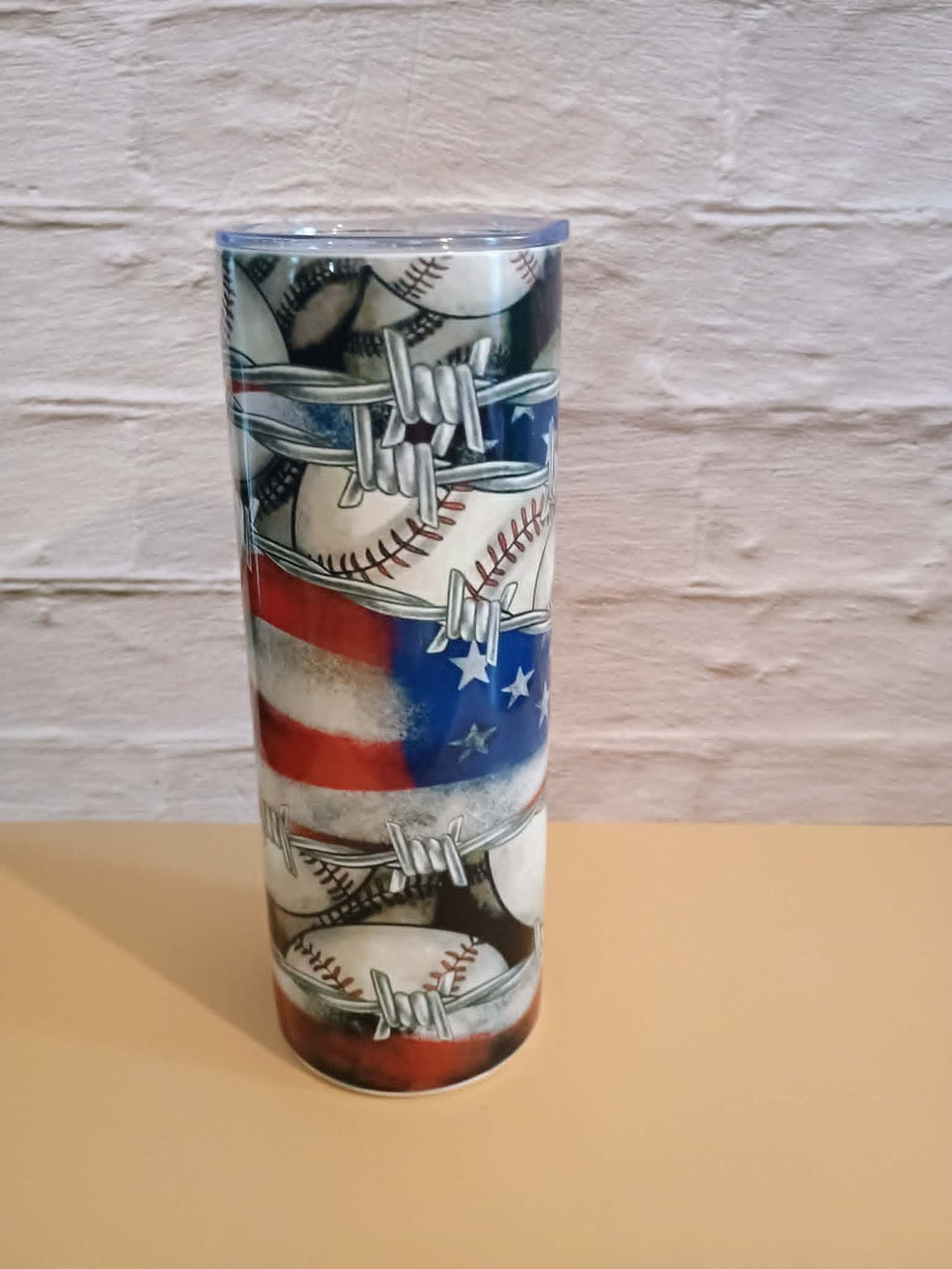 20 oz tumbler~Baseball's with barbed wire