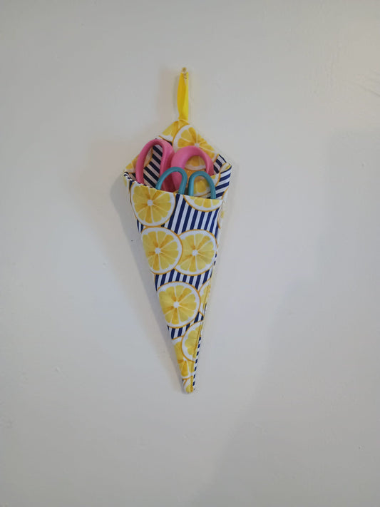 Scissor holder~Lemons