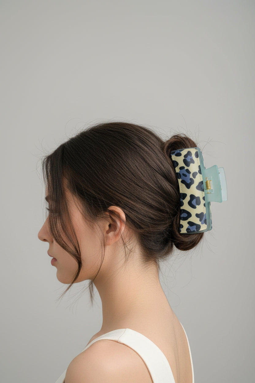 Hair clip~blue leopard