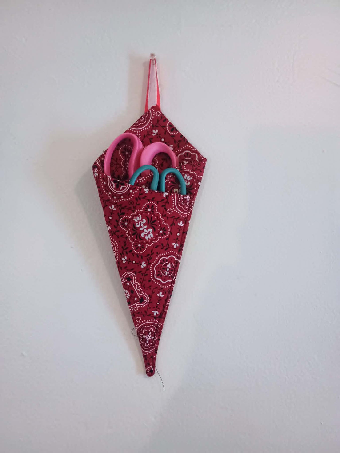 Scissor holder~red