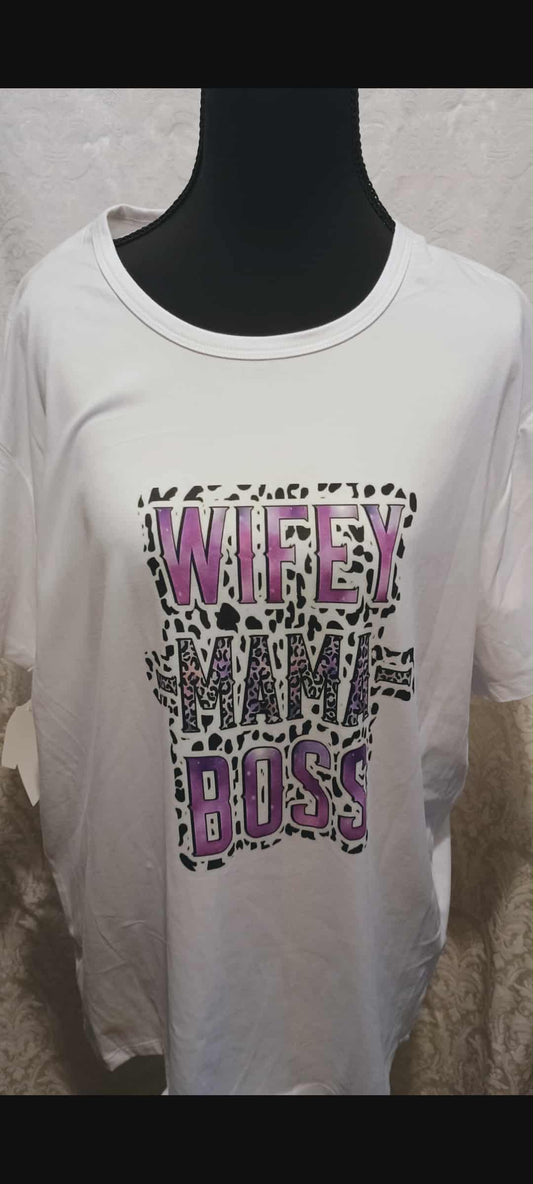 Women's t-shirt large~Wifey Mama Boss