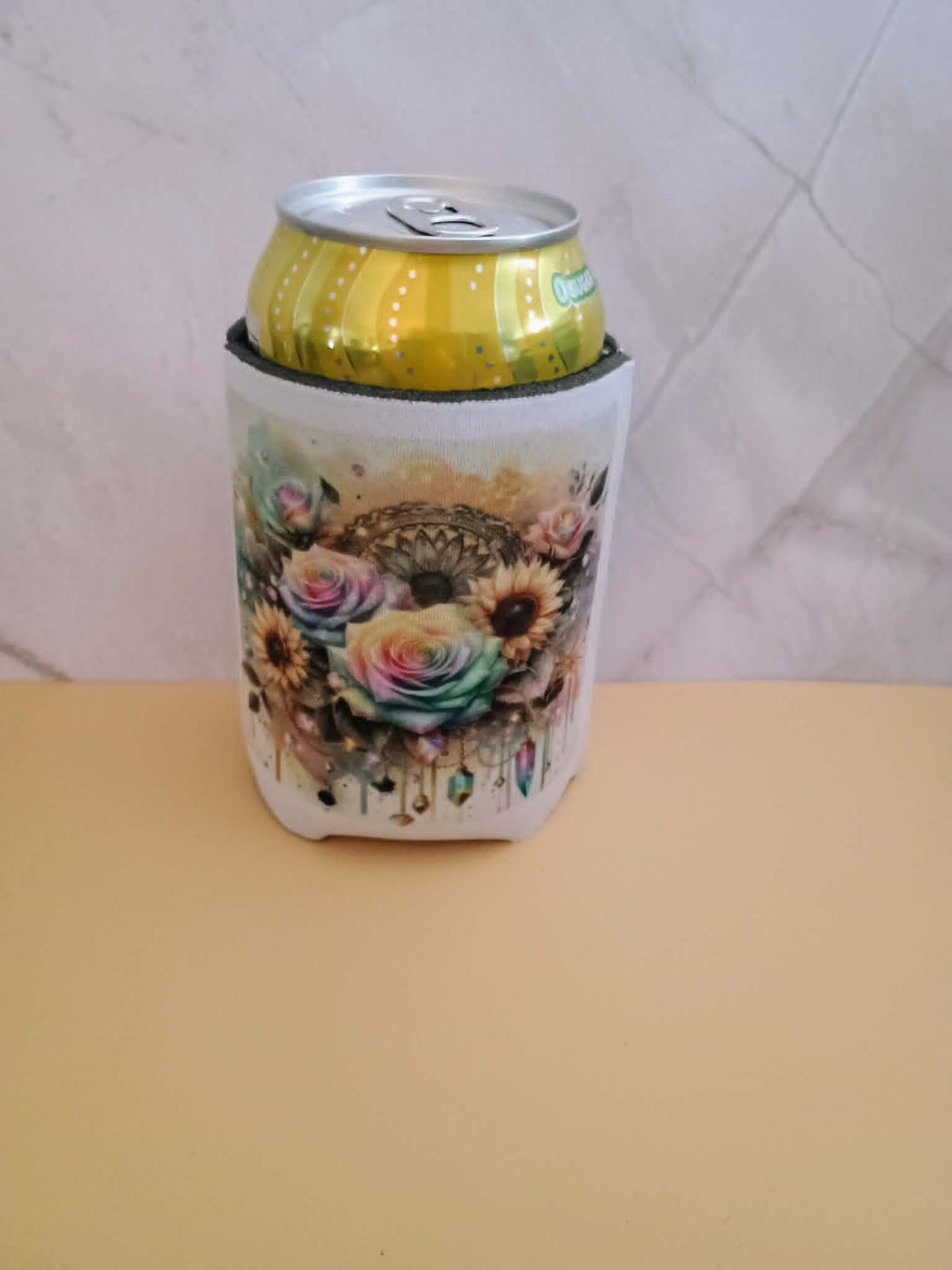 Can koozie~pastel roses