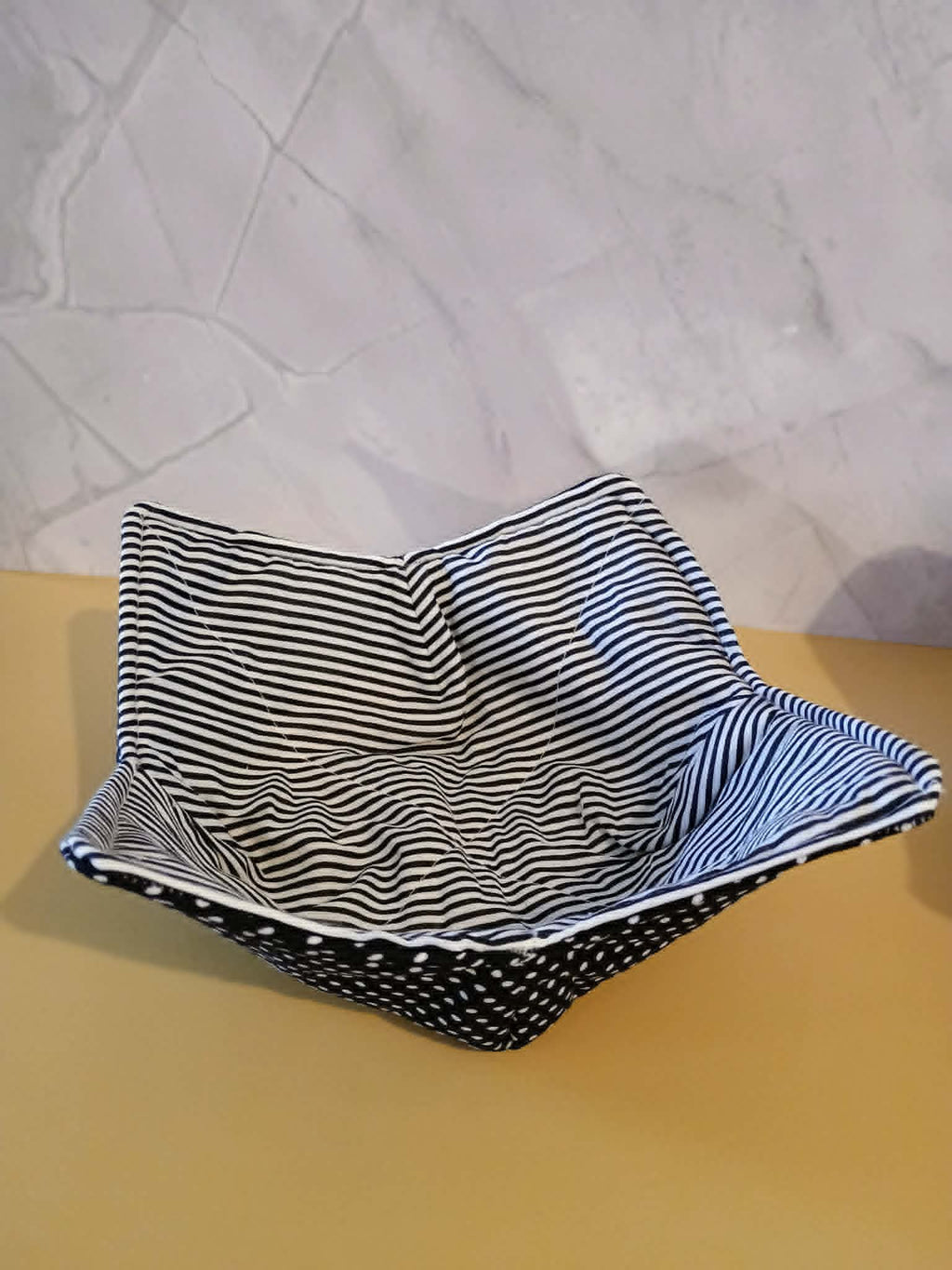Bowl koozie~navy blue dots and stripes