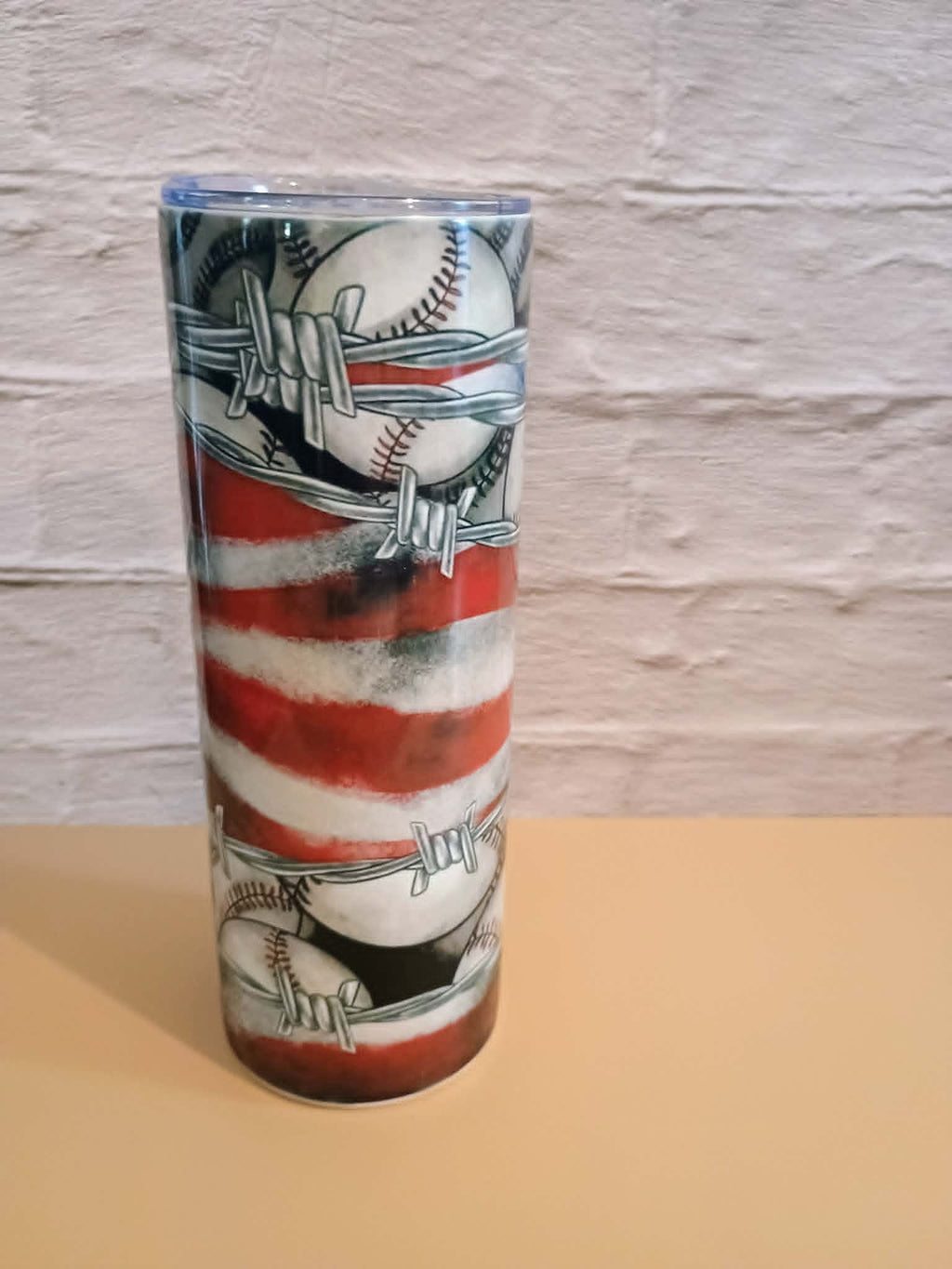 20 oz tumbler~Baseball's with barbed wire