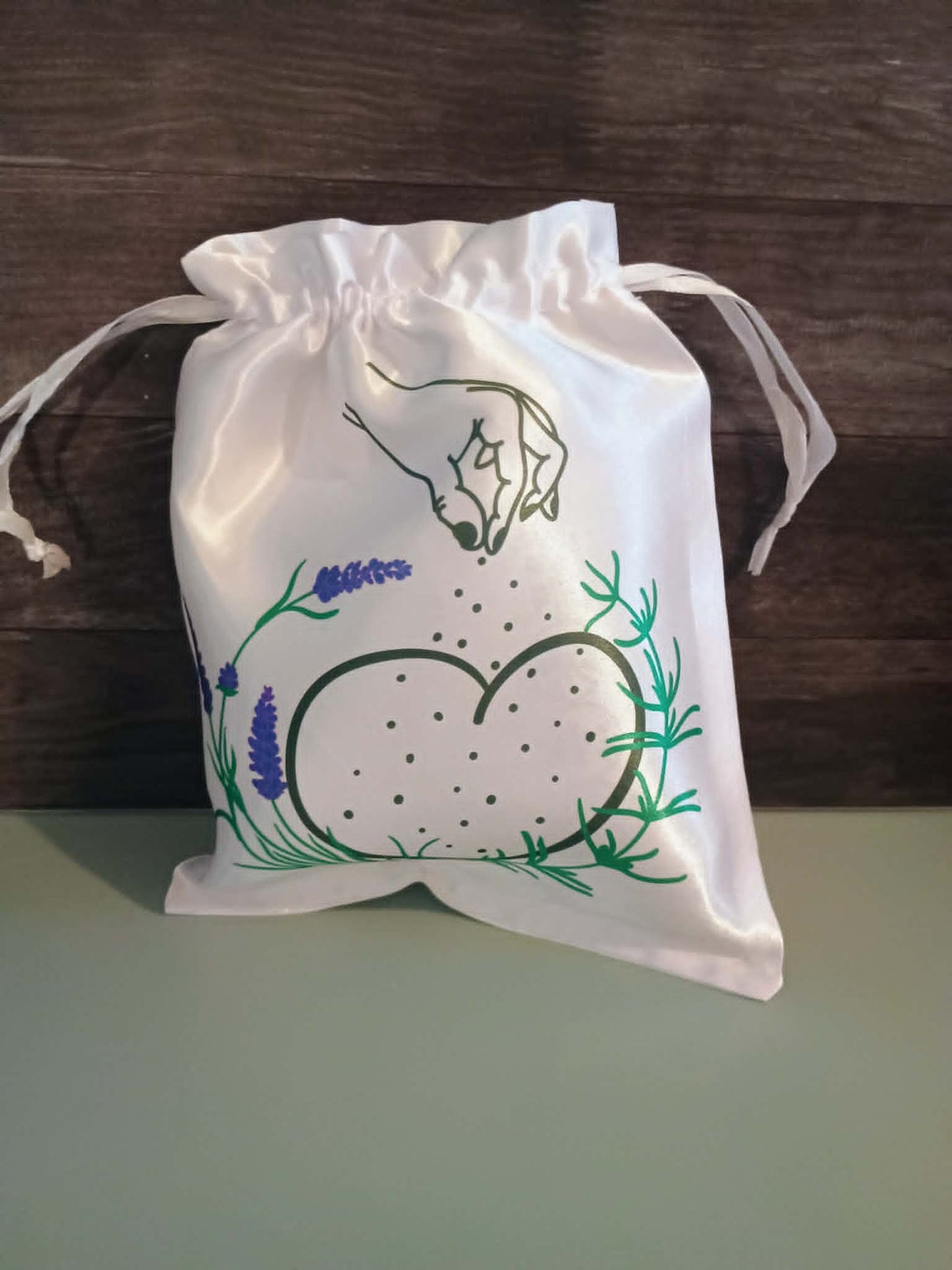 Satin drawstring bag~Hand sprinkling salt, heart, greenery