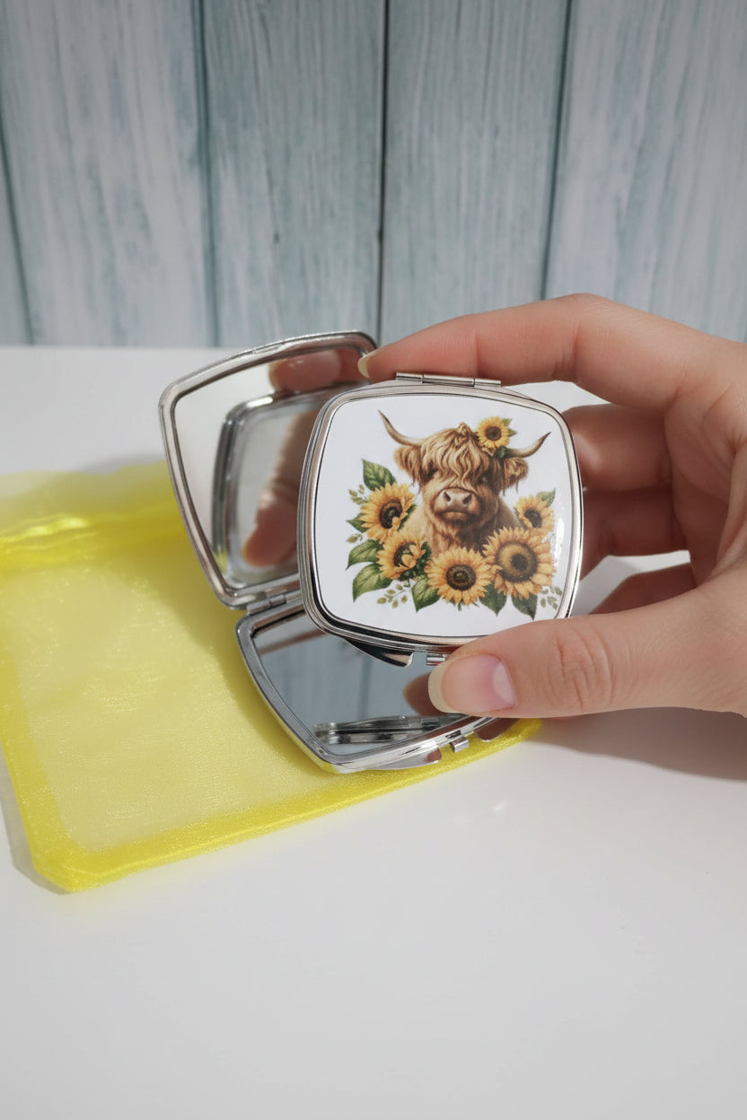 Compact mirror~Highland cow